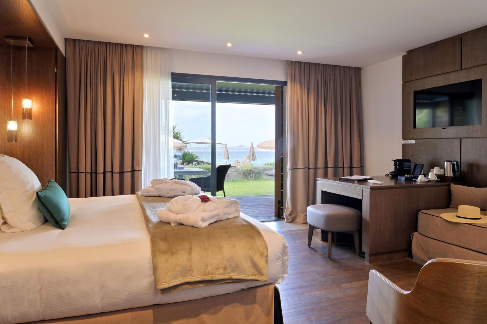 Hotel Le Week End Аячо Екстериор снимка