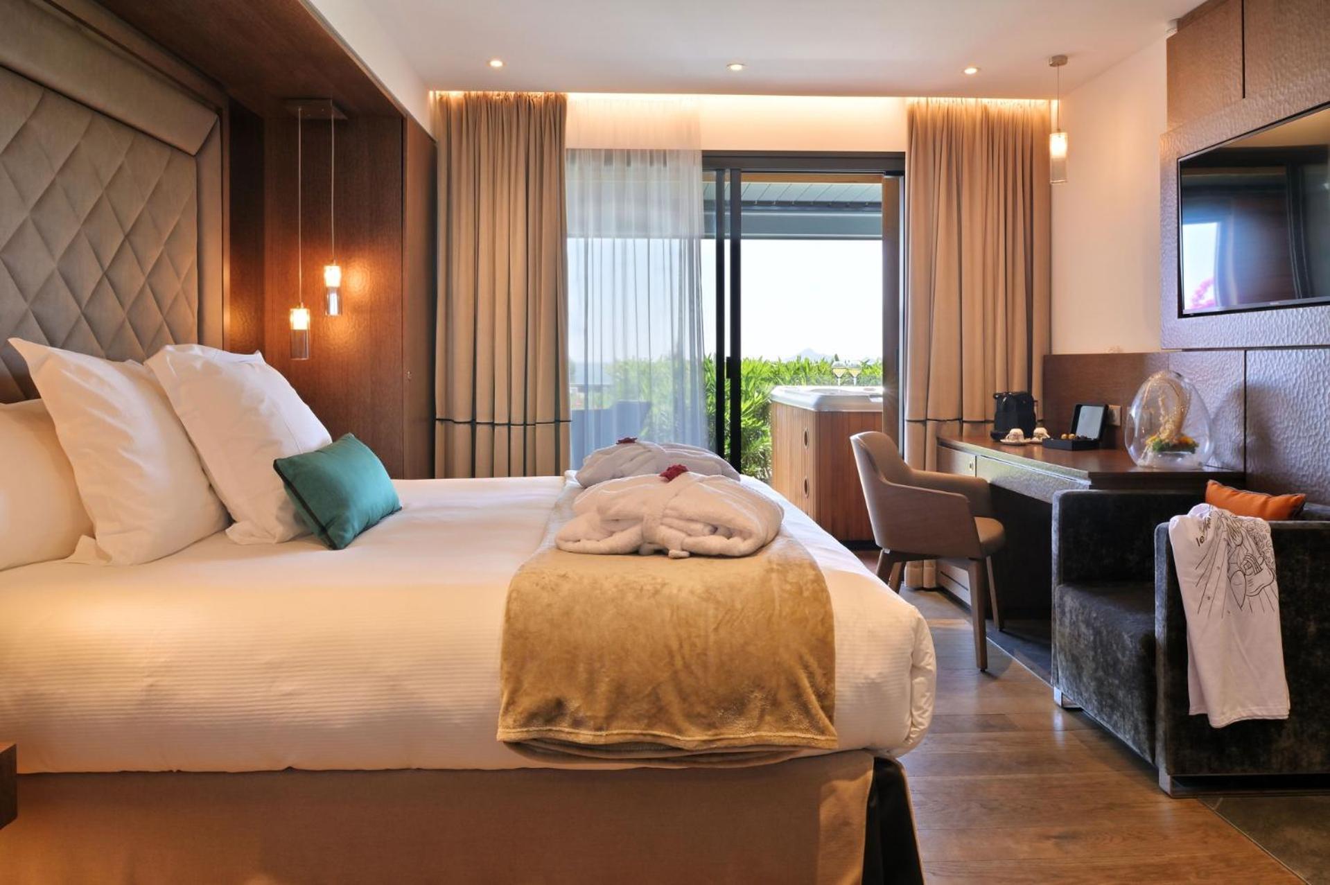 Hotel Le Week End Аячо Екстериор снимка
